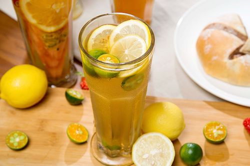 瓶装饮料市场遭遇奶茶冲击，饮品行业霸主地位动摇